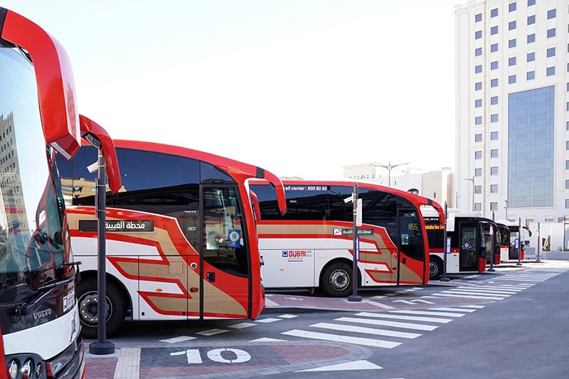 Get to Abu Dhabi from Dubai by bus: What to expect and how to prepare?